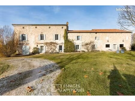 propriété 9 pièces 393 m²