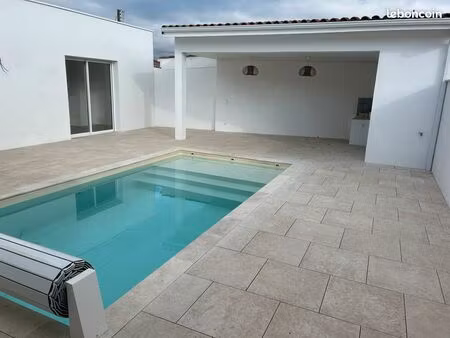 maison 4 pièces plain-pied avec piscine