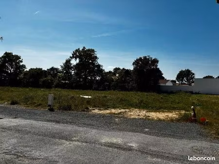terrain 447 m² la barre de monts