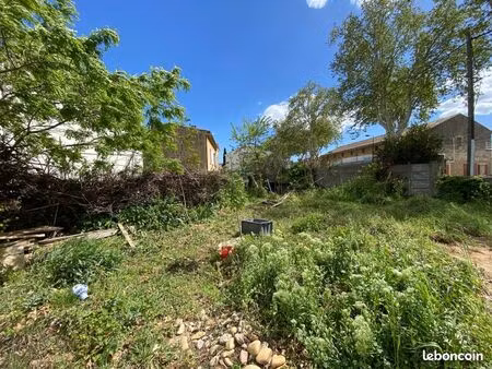 terrain 251 m² orange