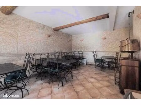 local 120 m² beaumes-de-venise