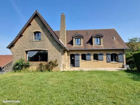 une maison individuelle de 241 7 m²