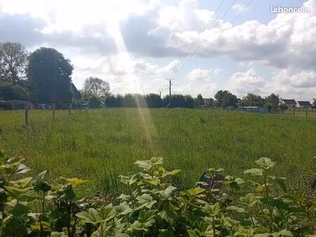 terrain 1 600 m² lancheres