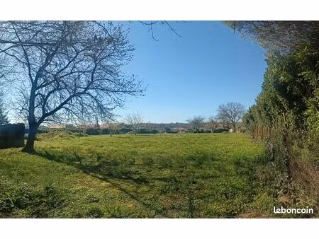 terrain constructible 998m²