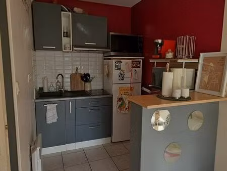 type2 dans petite copro proche commerces
