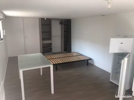studio refait à neuf centre ville les herbiers