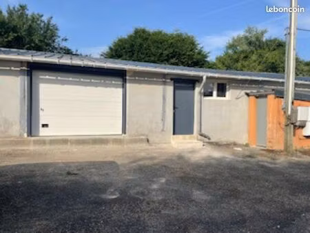 local entrepôt de 95m2 caudan