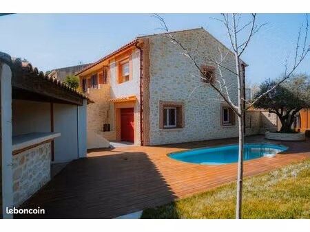 maison familiale rénovée divisée en deux appartements avec piscine  fort potentiel locatif