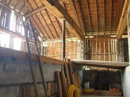 grange 333 m² école