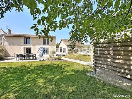 maison 1 pièce 105 m²