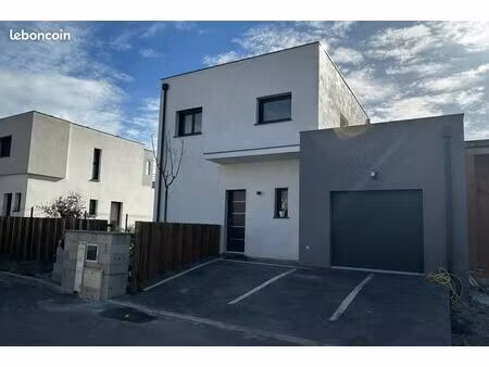 villa 5 pièces 130 m²