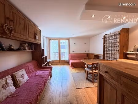 studio 1 pièce 25 m²
