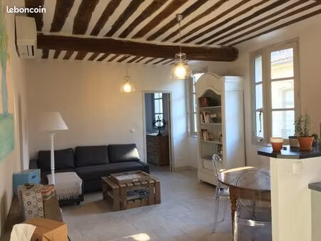 vends appartement rénové – centre historique d’avignon – 190 000