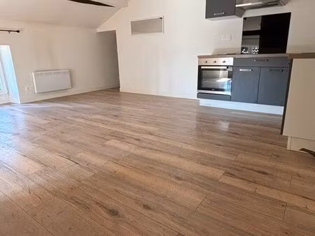 immeuble trois lots et son terrain de 400m2