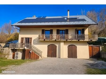 maison 7 pièces 187 m²