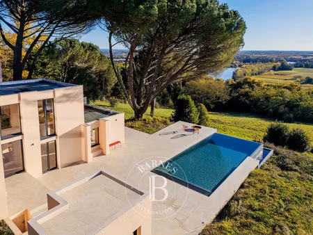 maison de luxe à vendre à cambes