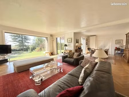 maison 7 pièces 207 m²