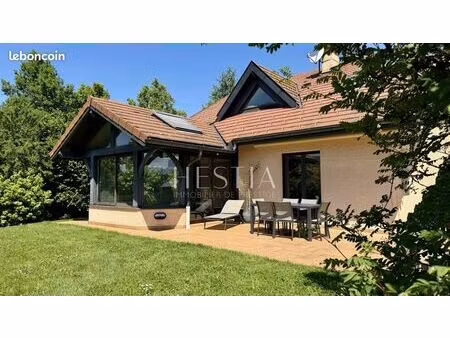 maison 7 pièces 182 m²