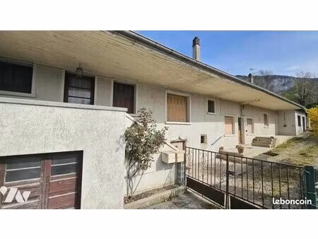 immeuble 122 m² cusy
