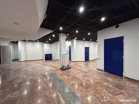 bureaux 700 m²