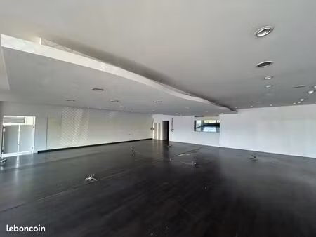 local commercial 500 m²