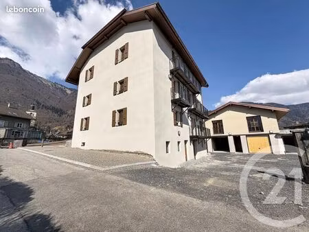 local commercial 70 m²