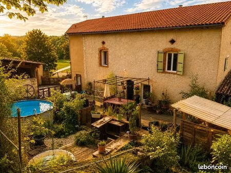 propriété de campagne avec deux maisons