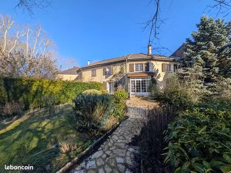 maison 7 pièces 138 m²