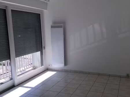 studio 1 pièce 27 m²