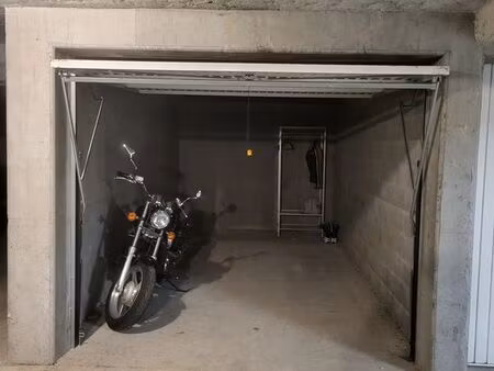 location garage moto