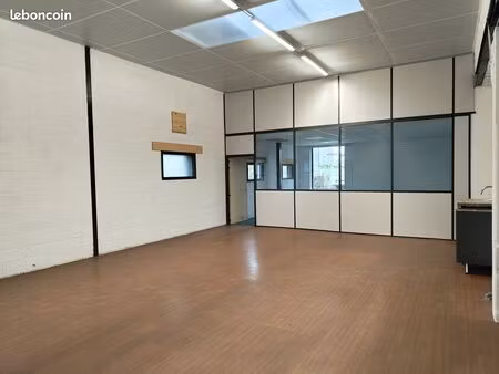 local d'activité - 100 m²