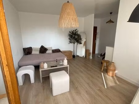 appartement 2 pièces de 52 m² avec place de parking