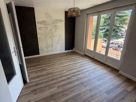 appartement t3 refait à neuf centre ville st jean de maurienne