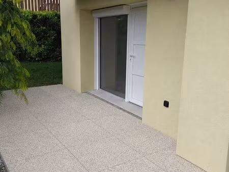 appartement t2 a st jeoire en rez de jardin