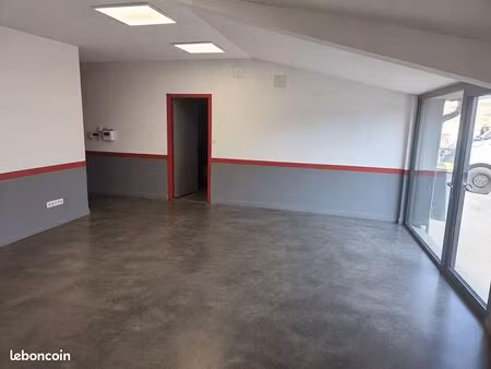 bureau environ 60m2