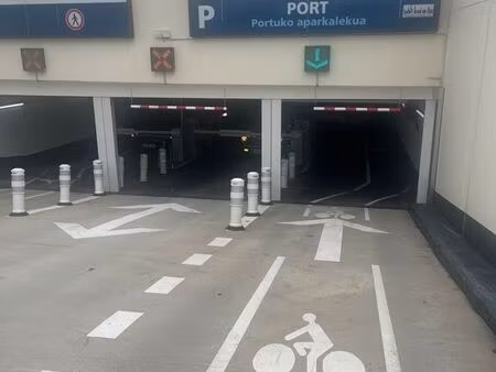 location parking port st jean de luz