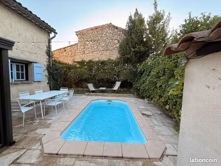 maison de village en pierre  piscine  luberon 130m²
