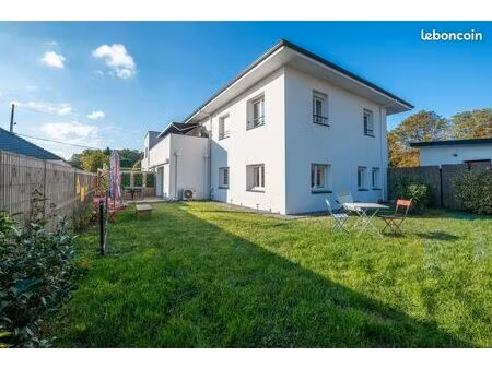 ? t4 rénové avec jardin 200 m²  jacuzzi & 2 parkings – dpe a