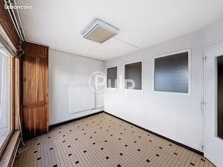 local 87 m²