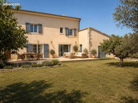 mas 5 pièces 131 m²