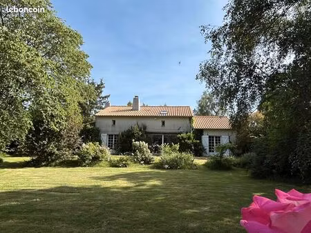 propriété 8 pièces 180 m²