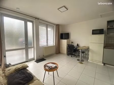 studio 1 pièce 19 m²