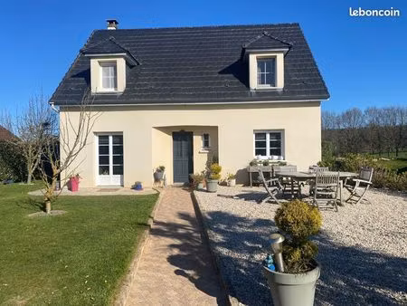 maison laissez-vous séduire par ce pavillon familial idéalement situé  au calme  au pied d