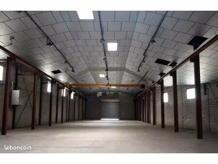 entrepôt industriel 1 000 m² avec pont roulant