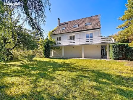 maison 6 pièces 130 m²