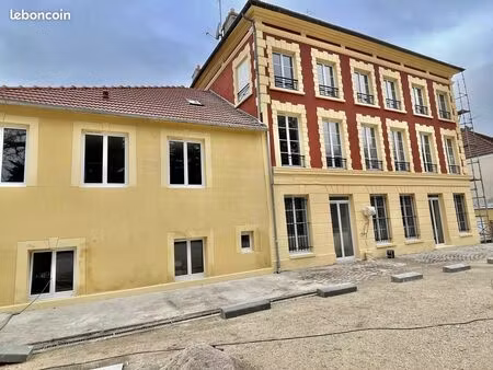immeuble 28 pièces 466 m²