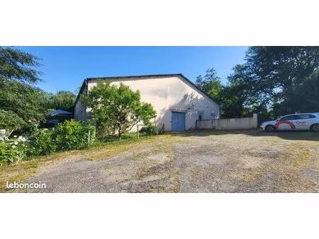 local industriel 305 m²