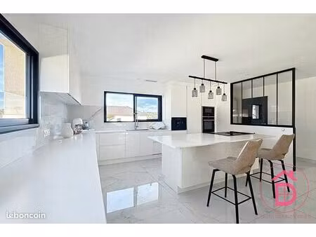 maison 5 pièces 182 m²