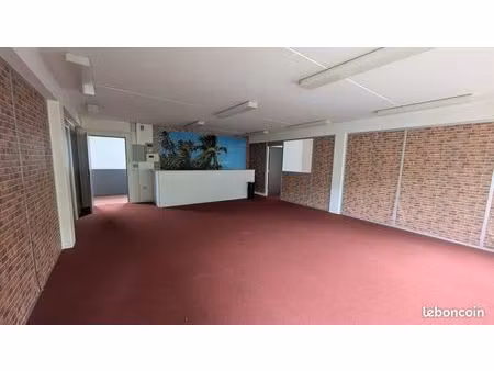 bureaux commerces à louer 230m2 divisibles rer noisiel le luzard