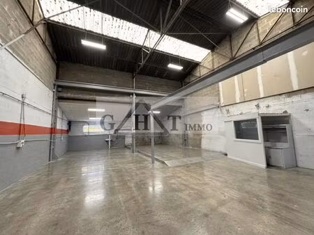 local industriel 150 m²
